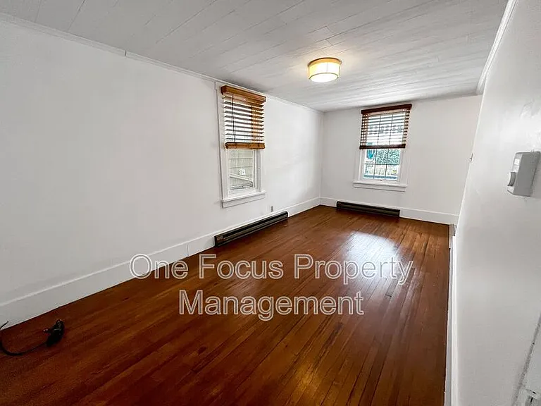 145 Center St — Photo 5