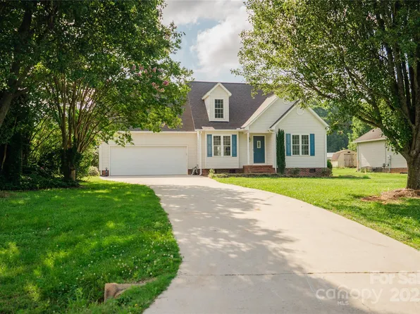 1083 Elljoy Ln, Salisbury, NC 28146