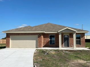 701 Sharon Ln, Whitewright, TX 75491