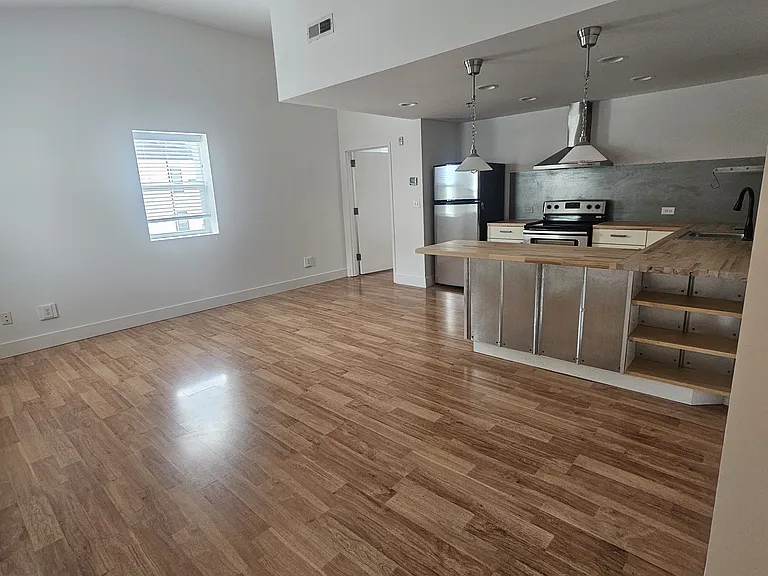 1590 Adams St #202 — Photo 19