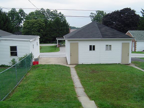 1 car detached garage plus an additional parking space