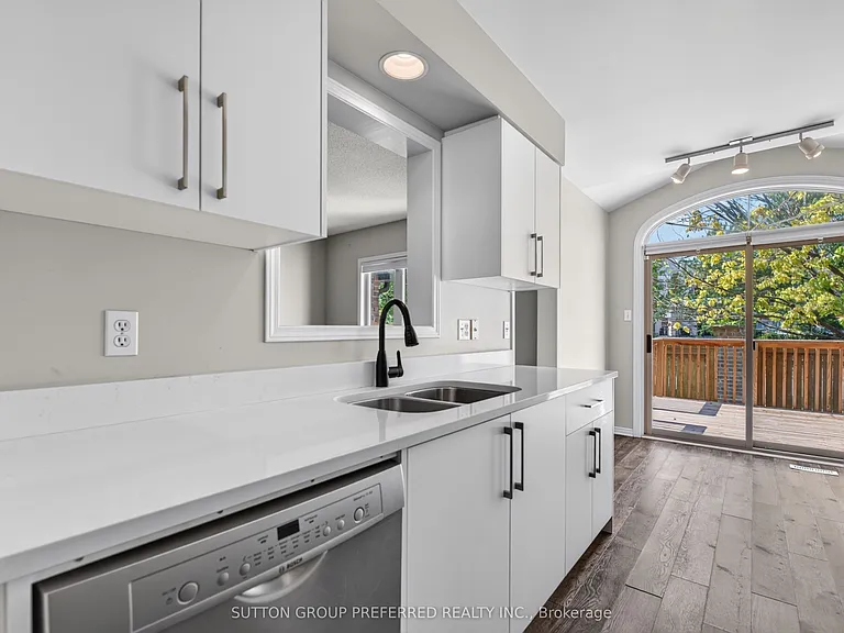 185 N Centre St #7 — Photo 15