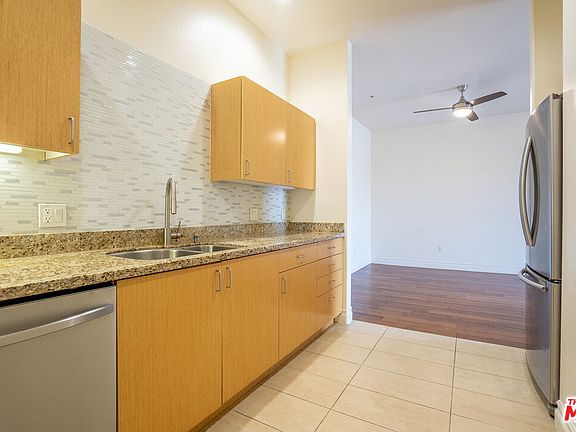 3rd image of 917 S New Hampshire Ave Unit 307
