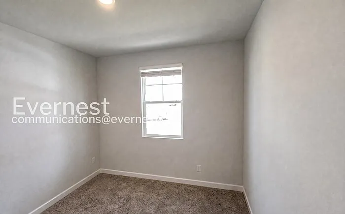 167 E Millbrook Dr — Photo 10