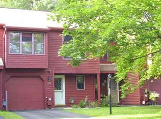 516 Townwood Dr, Guilderland, NY 12084