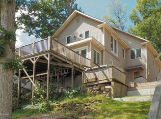 15089 N Barton Lake Dr, Vicksburg, MI 49097