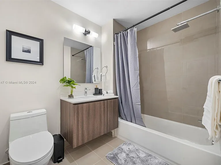 1938 Jackson St #306 — Photo 5
