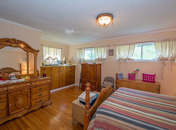 2nd image of 103 Country Nook Ln