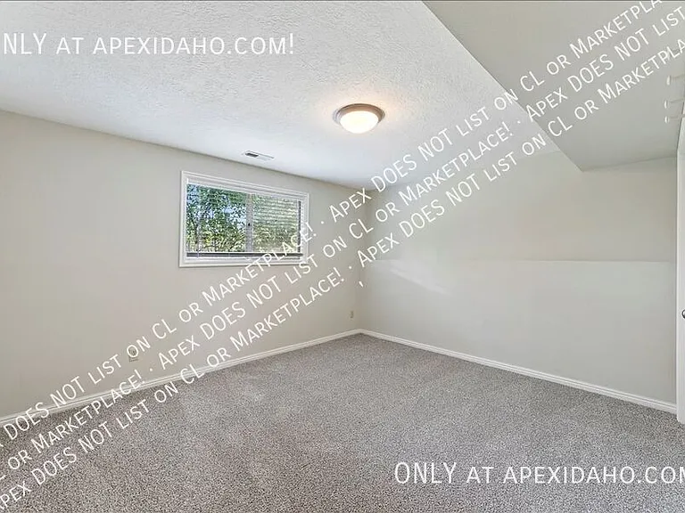 801 N Haines St — Photo 32