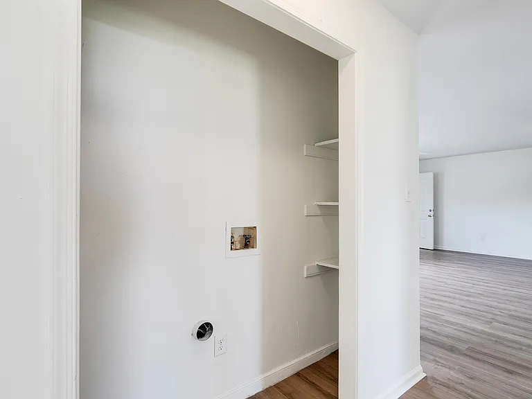 1600 Pollock St #B — Photo 10