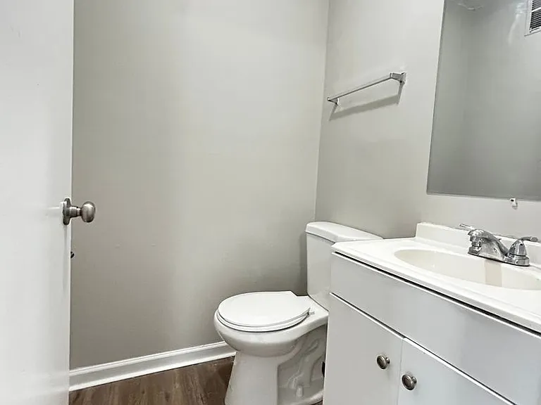 408 Bainbridge Ct #9 & 10 — Photo 5