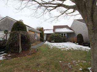 53 Cornell Dr, Portsmouth, RI 02871