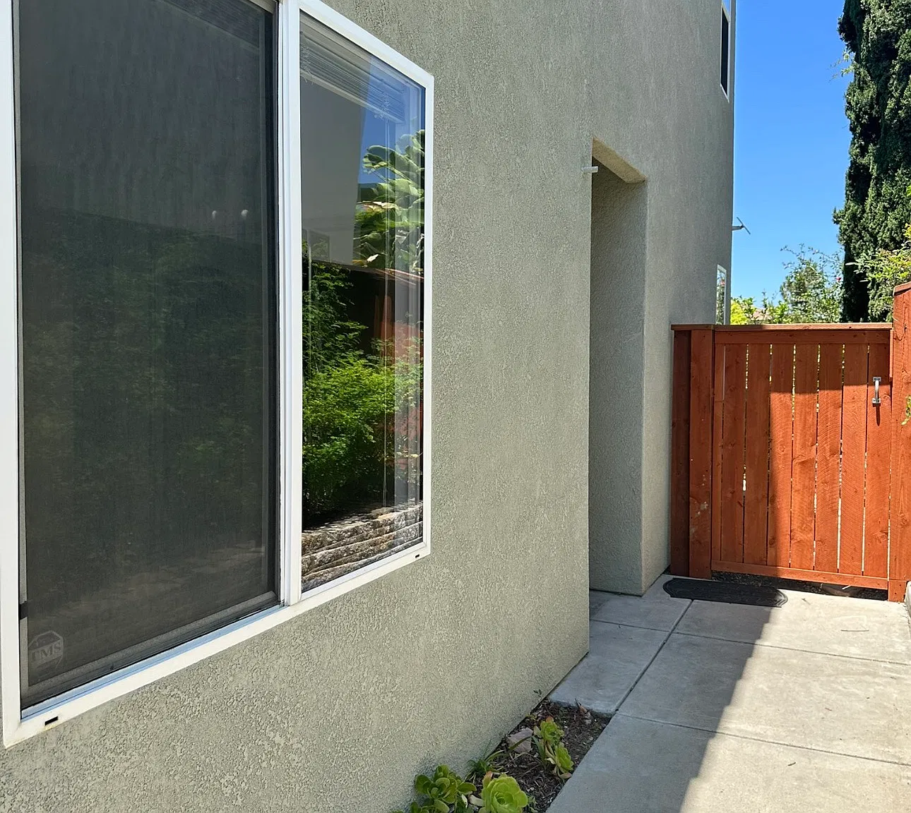 1 bed, 650 sqft, $2,500 — Photo 1