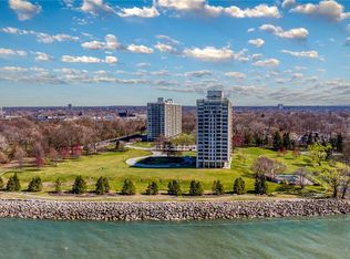 2 Bratenahl Pl APT 3F, Bratenahl, OH