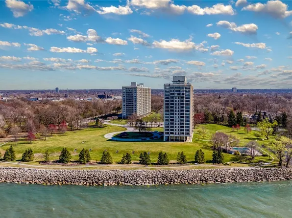 2 Bratenahl Pl APT 3F, Bratenahl, OH 44108