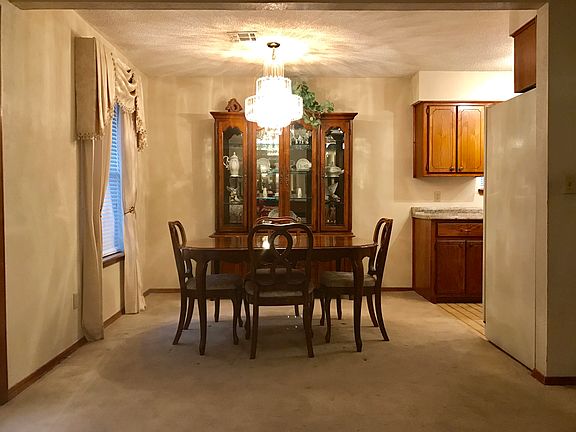 5th image of 2924 SW 125th St