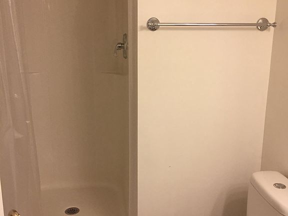 bath 2 (in master bedroom)