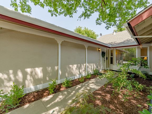 4th image of 2706 S Whitney Blvd
