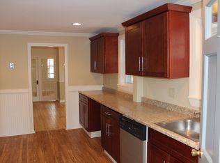 44 Pleasant St, North Andover, MA 01845
