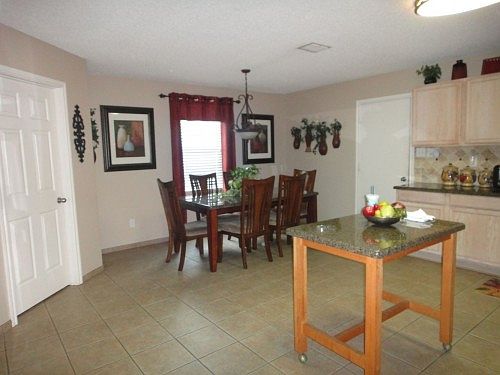 5th image of 1541 Fieldstone Dr