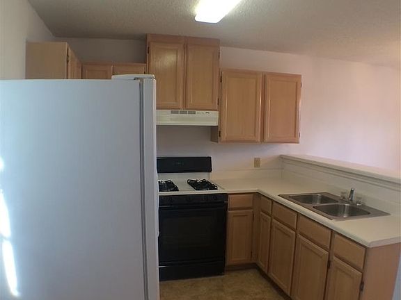 4th image of 1048 Trent Dr