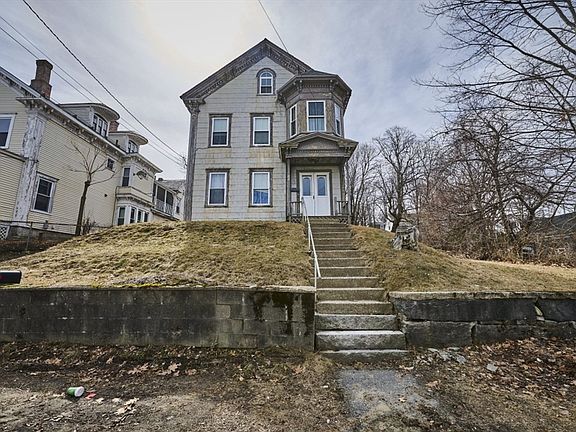 3rd image of 82 Charles St