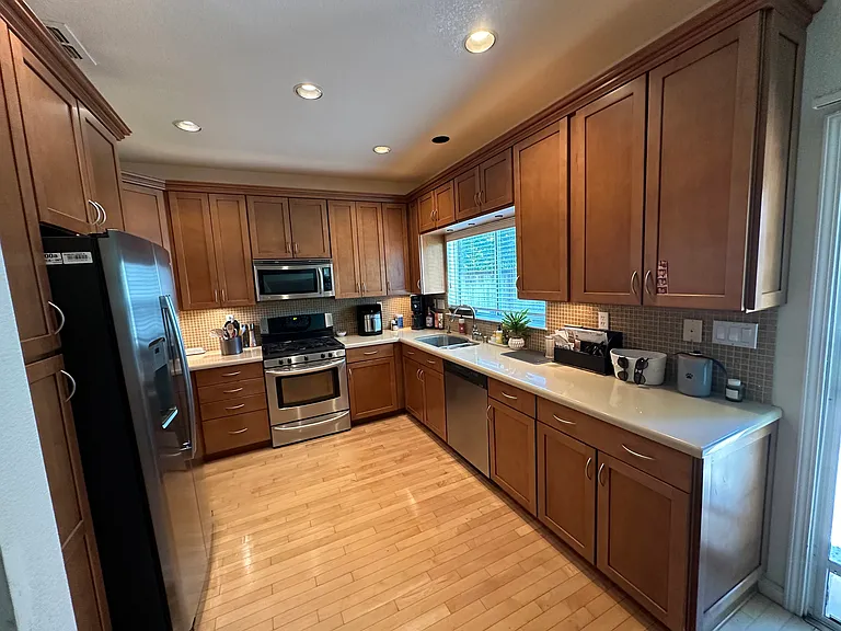 9473 Lakewind Ln — Photo 14