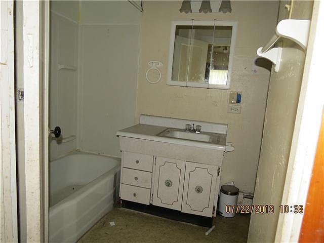 2nd image of 59 Ovid St