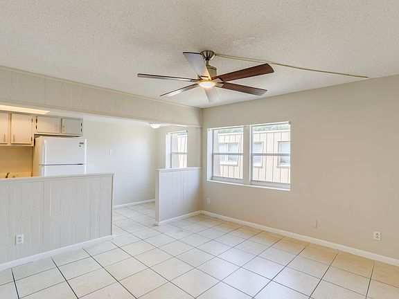 3rd image of 2605 E Central Blvd Unit 14