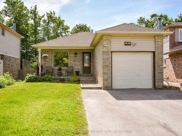 24 Pae Dr, Barrie, ON L4N 7N7