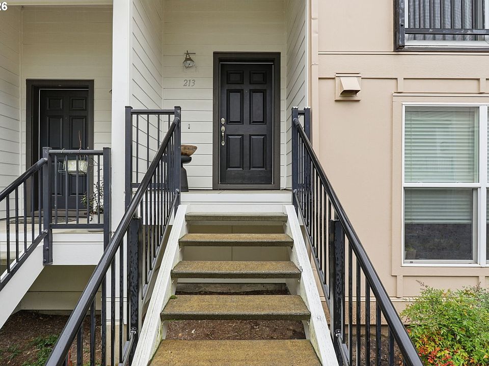 1st image of 2004 NW Cadbury Ave APT 213