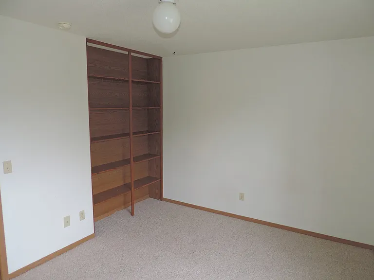 702 Westwinds Dr — Photo 5