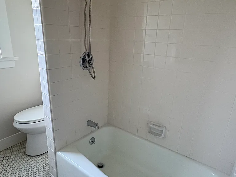 2325 McKinley Ave #15 — Photo 8