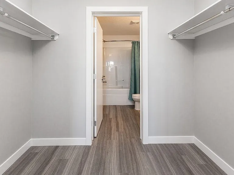 2801 43rd Ave — Photo 13