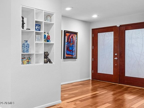 5th image of 717 E ROYAL PALM Road