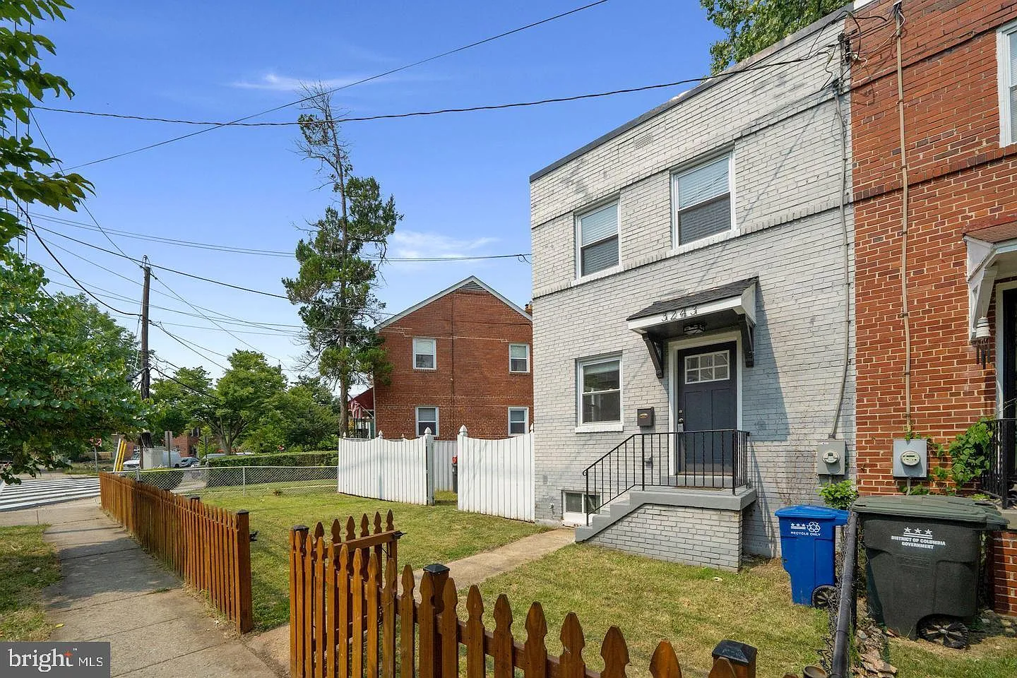 2 bed, 1248 sqft, $2,400 — Photo 2