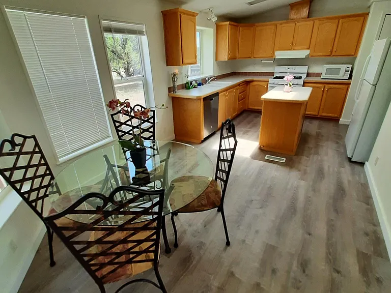 Mount Harvard Cir — Photo 2
