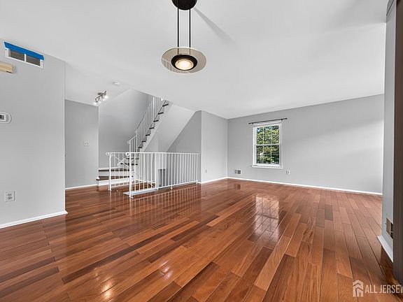 5th image of 216 Copeley Way