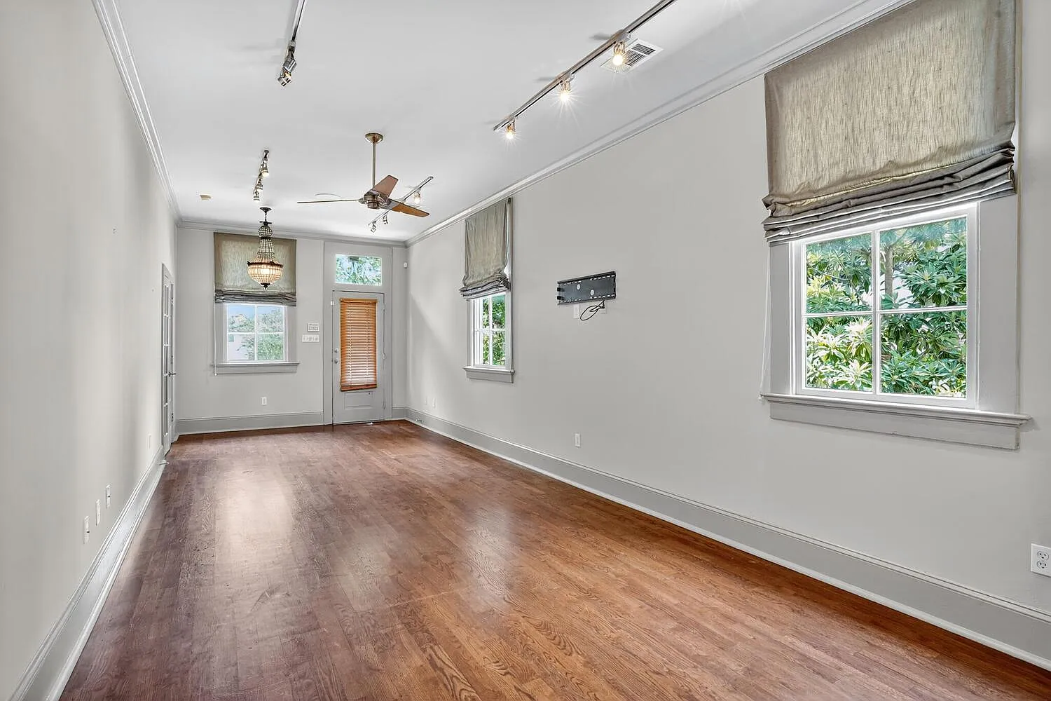 2 bed, 1178 sqft, $2,800 — Photo 2