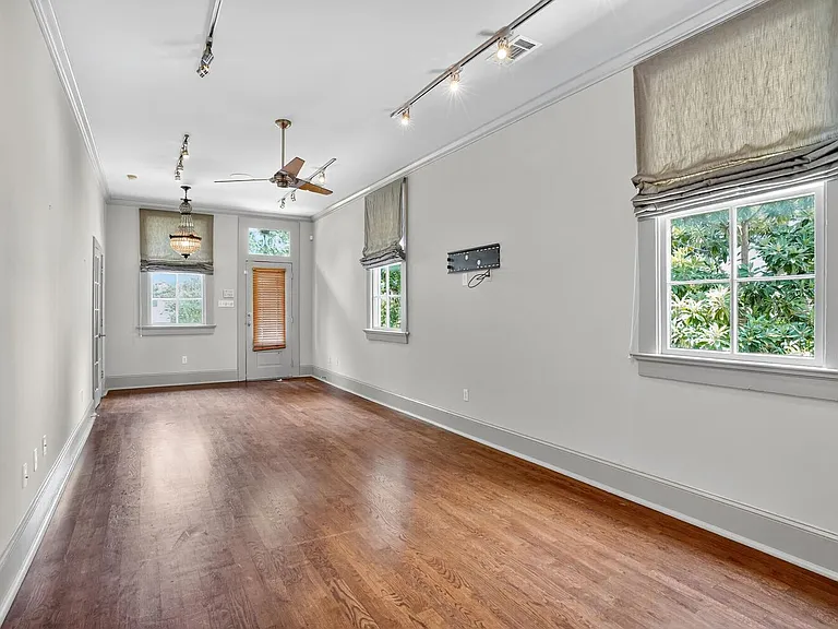 300 Lowerline St — Photo 2