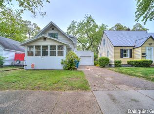 2227 Bourdon St, Muskegon, MI 49441