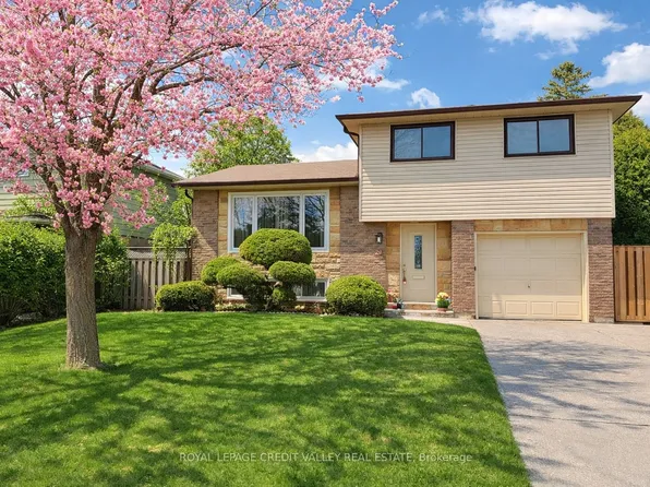 20 Willis Dr, Brampton, ON L6W 1A9