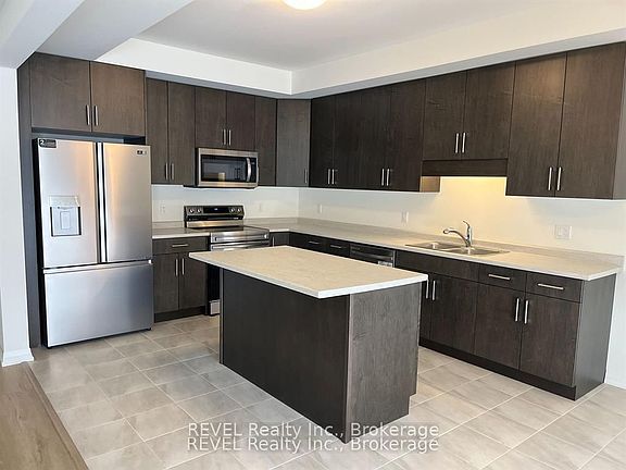 3rd image of 84 Acacia Rd