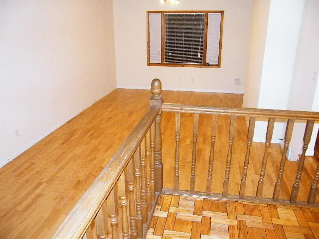 Roger Ln — Photo 14