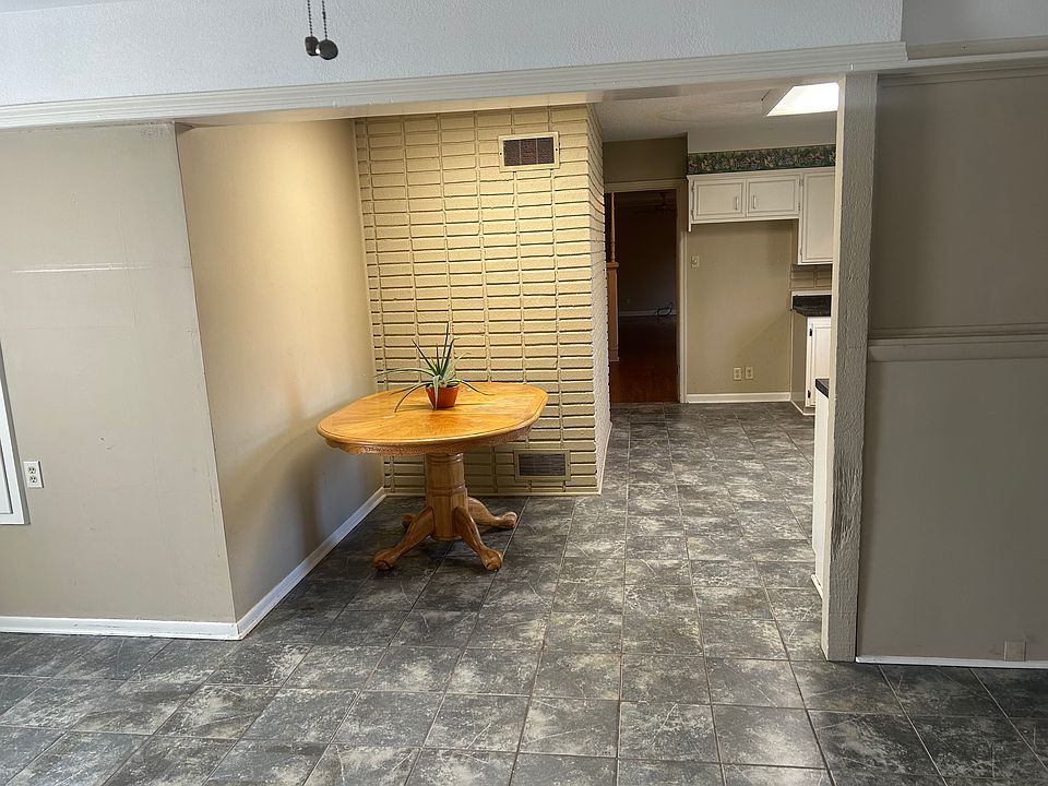 1st image of 5600 Collins Ln
