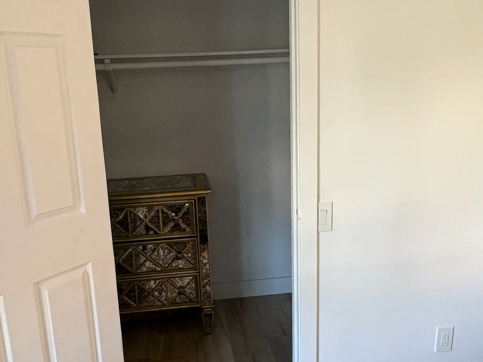 2 bed, 845 sqft, $2,200 — Photo 3
