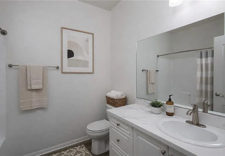 Creek View Condominiums — Photo 25