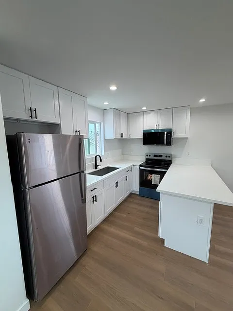 1307 E. 46th St. - 1305 1/2 — Photo 3