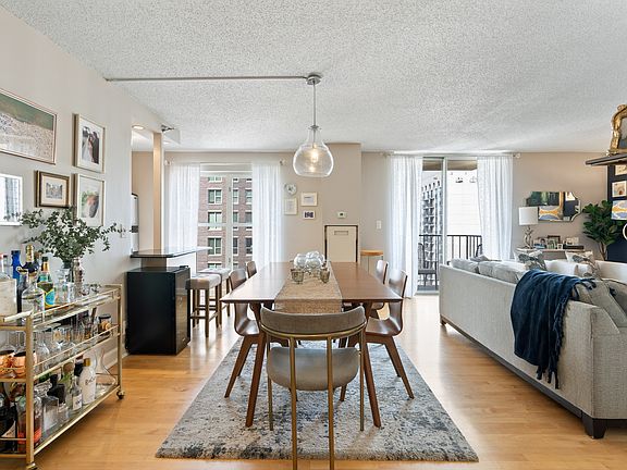 3rd image of 1212 N Lasalle St #1206