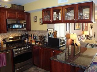 13 Foxtail Ln, Monmouth Junction, NJ 08852